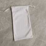 선글라스, 안경, 휴대 전화, 가방의 그림