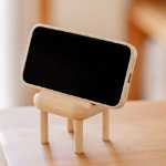 나무 휴대 전화 홀더의 그림