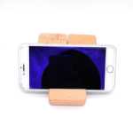 스칸디나비아 스타일 원목 휴대 전화 홀더의 그림