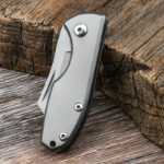 캠핑 포켓 티타늄 도금 접이식 나이프의 그림