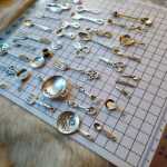 수저 숟가락 나이프 주걱 포크 냄비 및 팬 도구의 그림