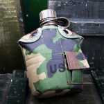 야외 캠핑용 물병의 그림