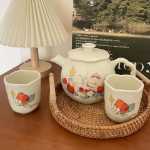 도자기 주전자의 그림