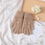 남성용 리버스 터치 스크린 장갑의 그림