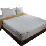 호텔 비앤비 침구 보호 패드의 그림