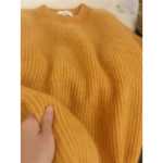 모헤어 라운드 넥 점퍼의 그림