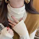 하이넥  셔츠의 그림