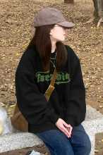 아메리칸 레트로 빈티지 라운드 넥 스퀘어 숄더 스웨터의 그림