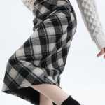 체크 무늬 트위드 스커트의 그림