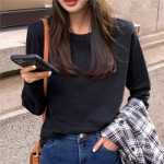 루즈 코튼 긴팔 티셔츠의 그림