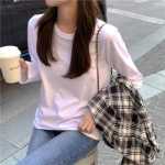 루즈 코튼 긴팔 티셔츠의 그림