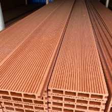 합성데크  합성목재의 그림