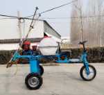 후방 구동 농약 살포기의 그림