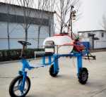 후방 구동 농약 살포기의 그림