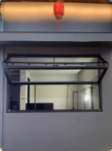 위아래 접이식 창 알루미늄 합금 창 전체 여닫이 창 커피 밀크티 샵 주방 리프트 자동 창 위아래 창의 그림